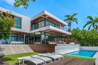 Building Photo - 7311 Belle Meade Island Dr