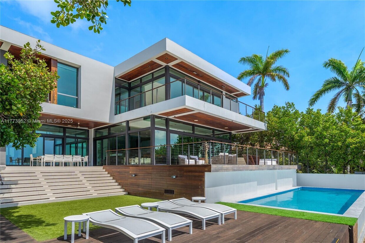 Foto principal - 7311 Belle Meade Island Dr