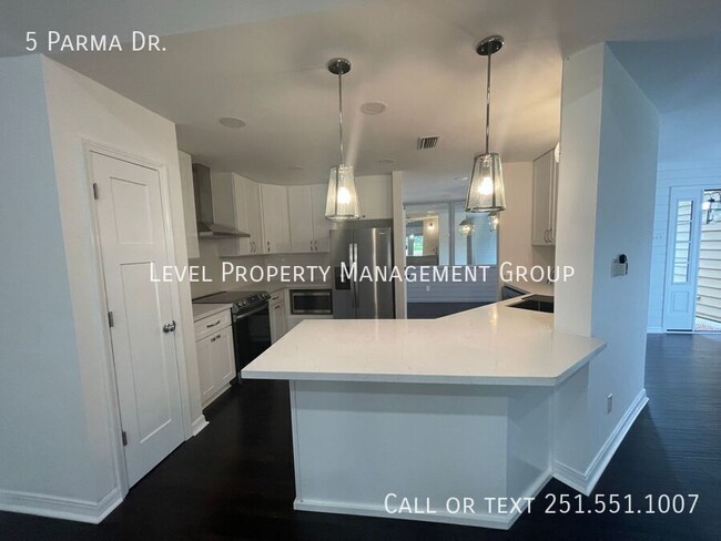 Building Photo - 5 Parma Dr