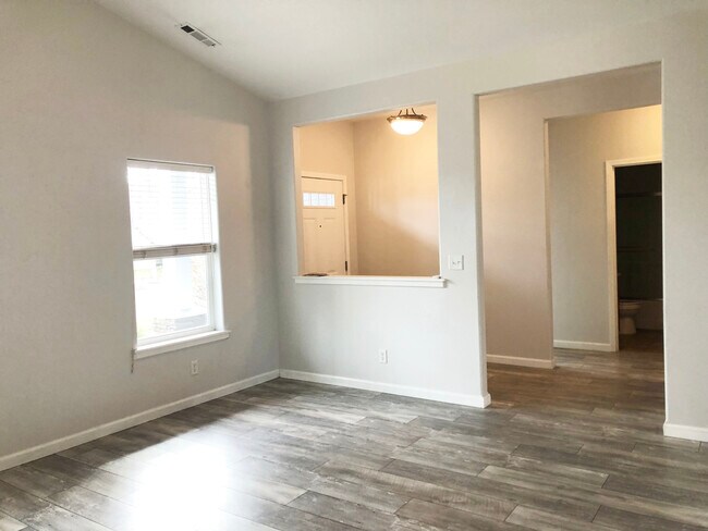 Building Photo - 156 Lavender Ln