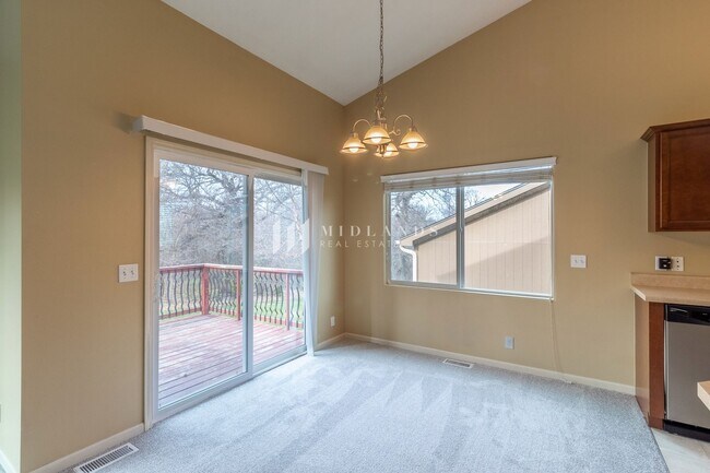 Building Photo - Ranch Villa