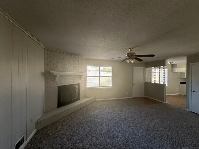 Foto del edificio - 6024 Elk Grove Rd