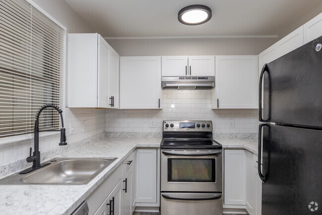 2BR, 2BA - Kitchen - Whitfield