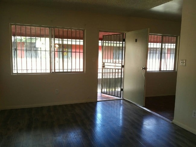 Entryway - 3155 El Segundo Blvd