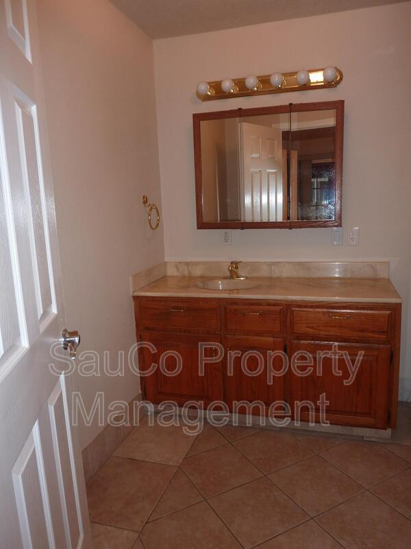 Foto principal - 1041 NE 106th Ave
