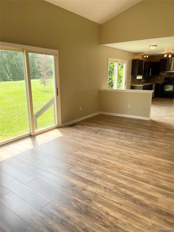 Building Photo - 1215 Oaklawn Dr