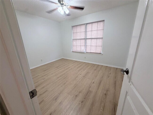 Building Photo - 20809 Pacers Gait Ln