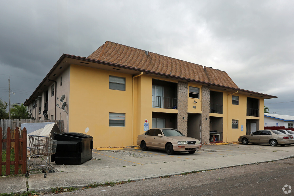 Building Photo - Lake Worth Shores Apartments