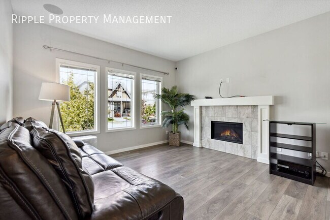 Photo du bâtiment - Modern 4 Beds, 3.5 Baths Single- Family | ...