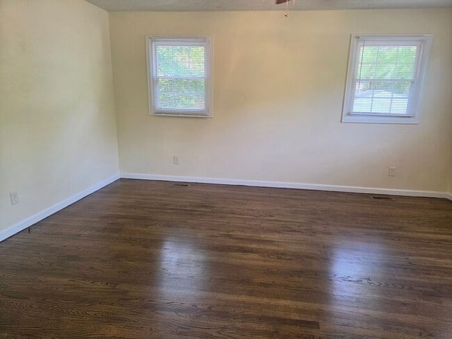 Foto del edificio - 5897 Columbine Rd