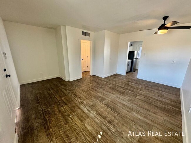 Building Photo - TWO MONTHS FREE on Newly Renovated 2bed/1b...