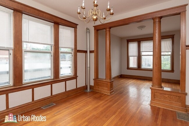 Building Photo - 815 N Campbell Ave