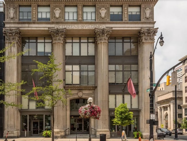 Foto del edificio - 51 N High St
