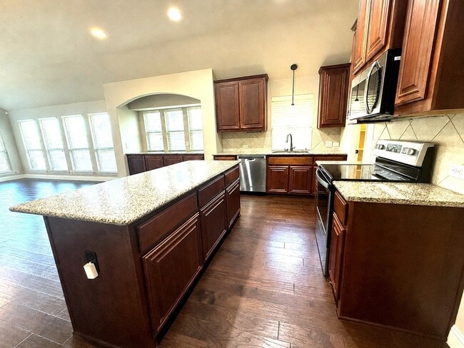 Building Photo - 1109 Abbey Ln