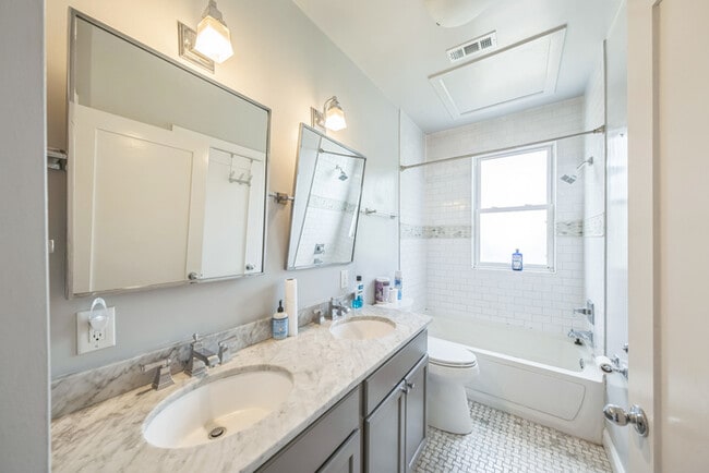 Foto del edificio - 723 K St NE