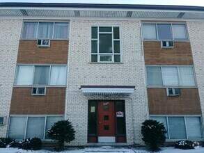 Building Photo - 4752 N Olcott Ave