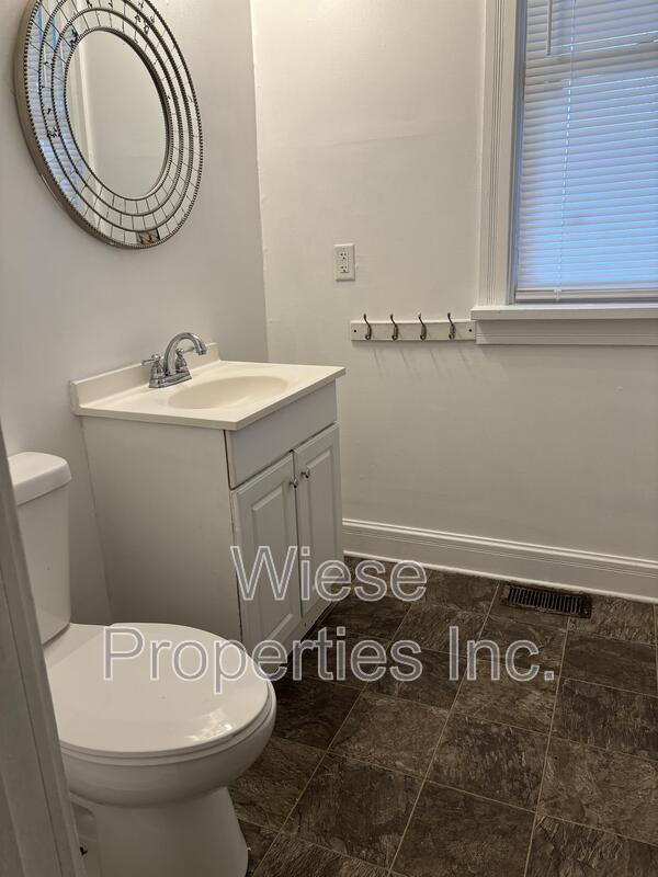 Building Photo - 845 N 7th St