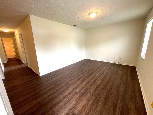 Photo - EAST PACES DR - 202/204 Apartment