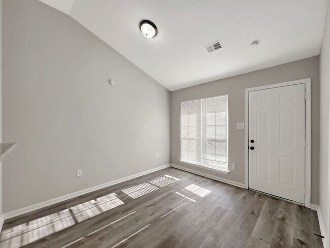 Foto del edificio - 5616 Kaitlyn Dr W