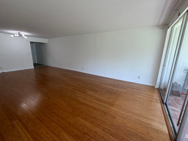 Building Photo - 2650 S Course Dr