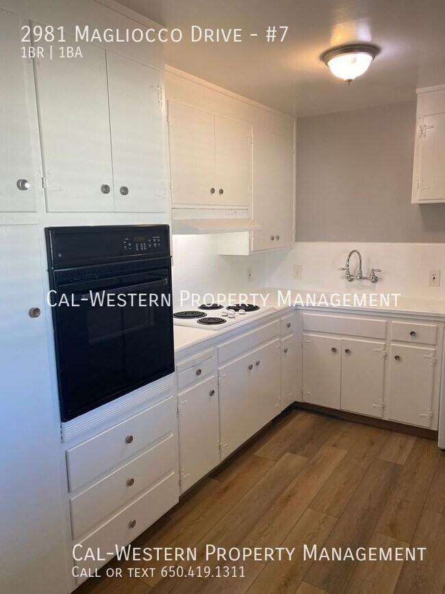 Foto del edificio - Spacious upstairs 1 bedroom apartment near...
