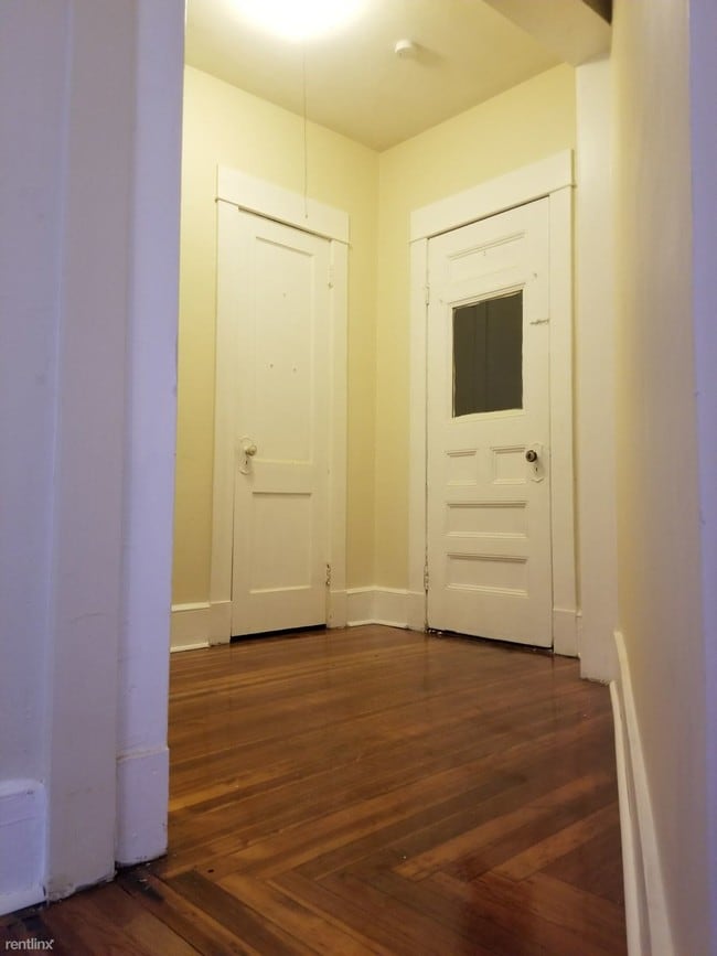 Building Photo - 2 br, 1 bath  - 11 Dorman St First Floor