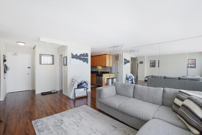 Foto del edificio - 1460 N Sandburg Terrace