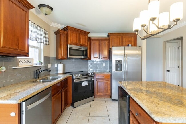 Building Photo - 515 Palm Breeze Dr