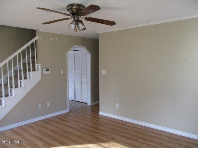 Building Photo - 414 Wolf Run Ln