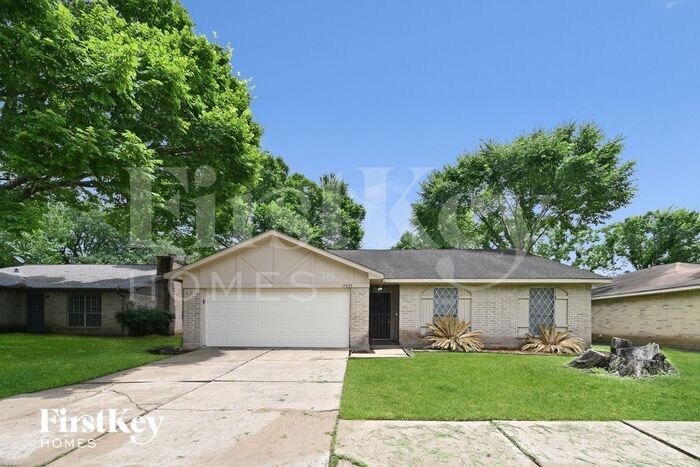 Primary Photo - 15823 Baybriar Drive