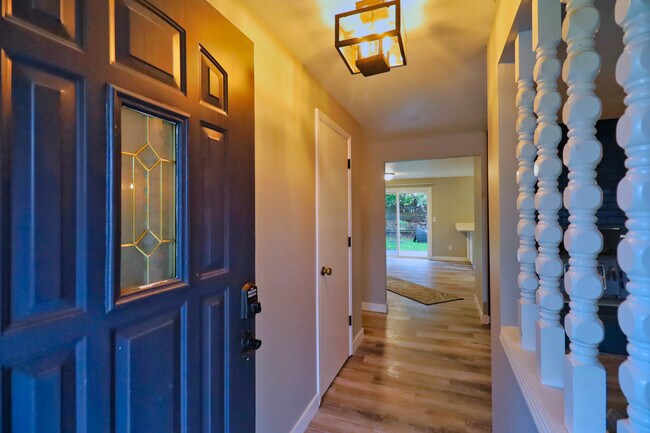 Entry way - 13408 SE 20th St