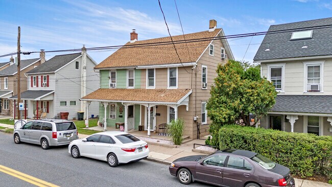 Building Photo - 2221 N 1st Ave