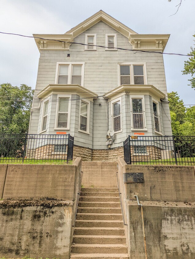 Foto principal - 24 Conklin St
