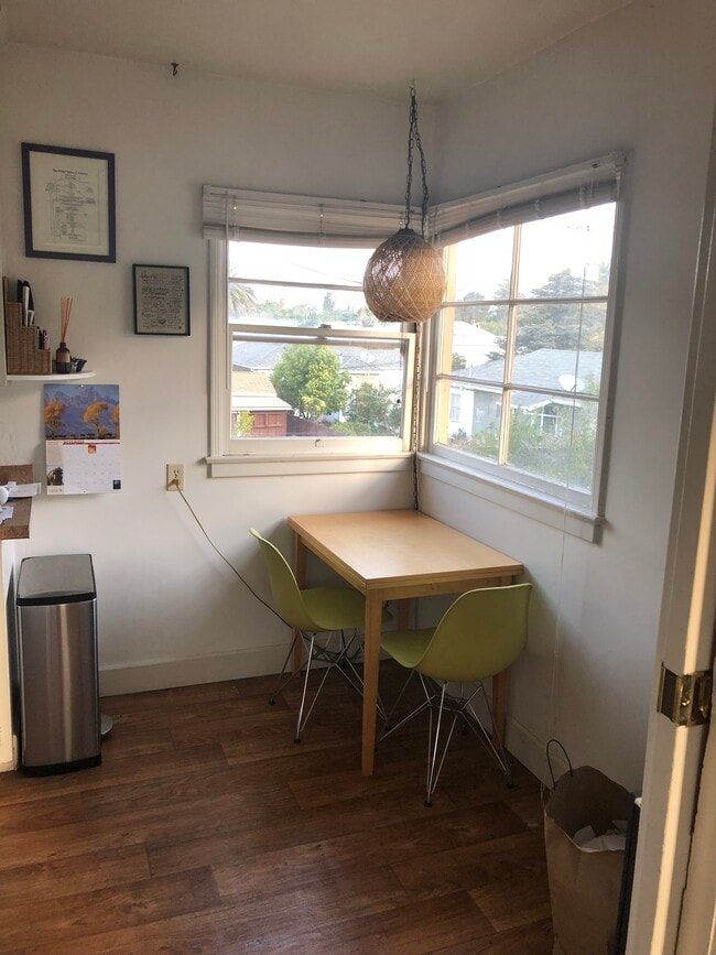 Building Photo - 560 Leff Street