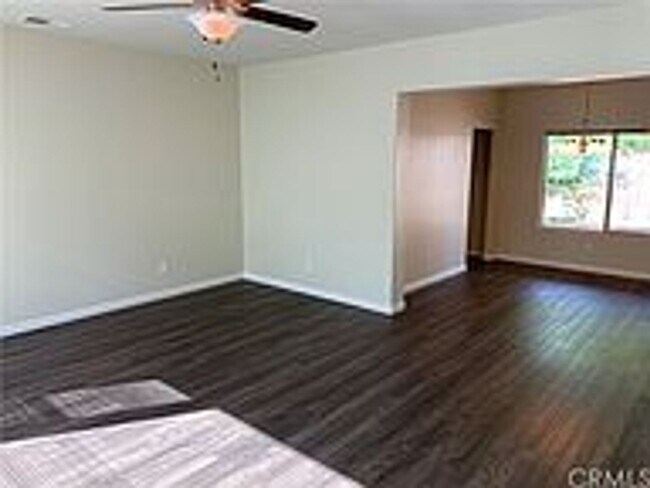 Building Photo - BEAUTIFUL  3  BEDROOM 2 BATH  HOME!
