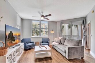 Building Photo - 804 E Windward Way