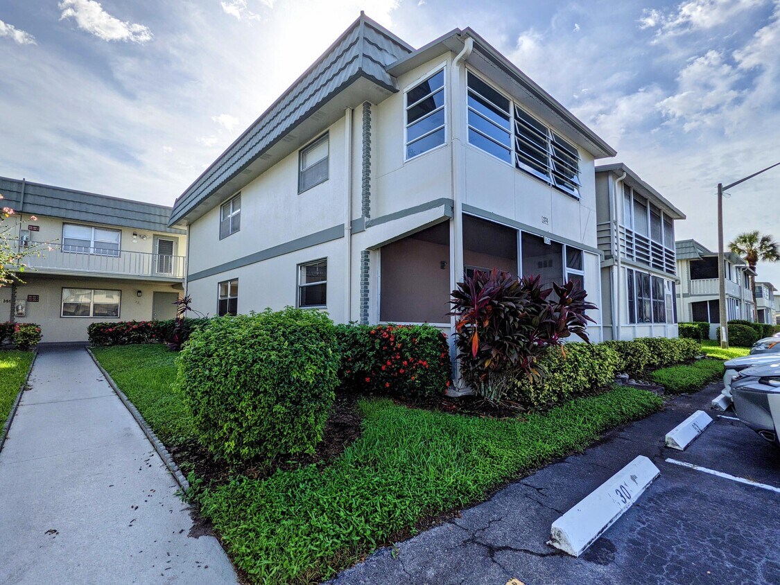 350 Monaco Way, Delray Beach, FL 33446 Condo for Rent in Delray Beach