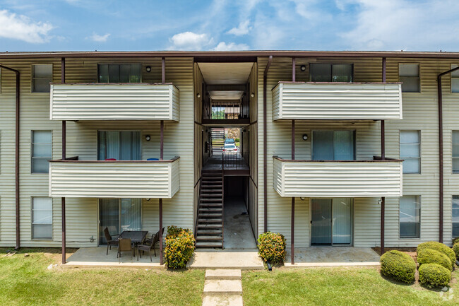 Building Photo - The Lodge Apartments