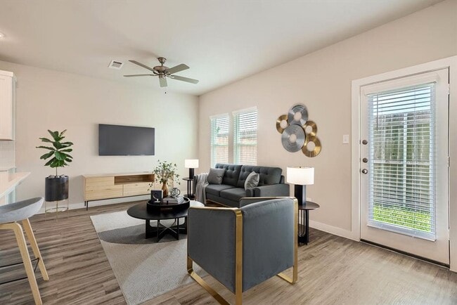 Building Photo - 430 S Centro Cir