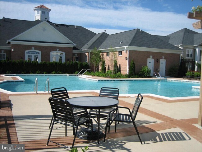 Foto del edificio - 42496 Mayflower Terrace