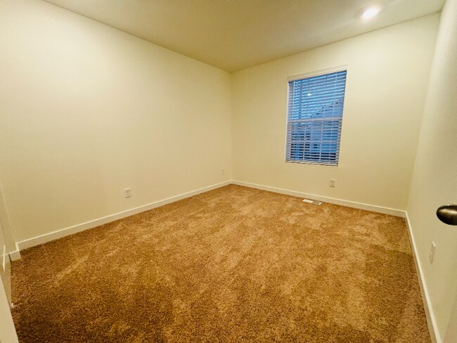 Foto del edificio - 8832 48th Pl NE