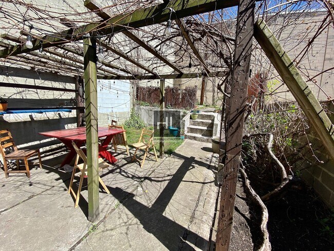 Foto del edificio - 125 28TH STREET 1