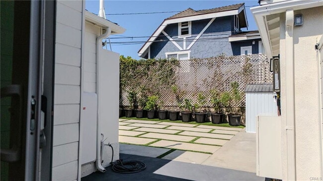 Building Photo - 1509 S Meadows Ave