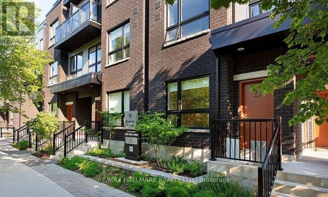 Photo du bâtiment - 15 Brenthall Ave