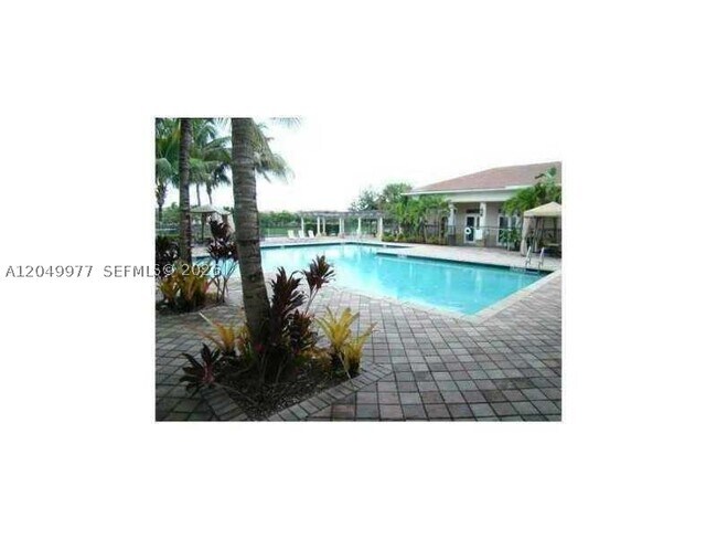 Foto del edificio - 2544 Centergate Dr