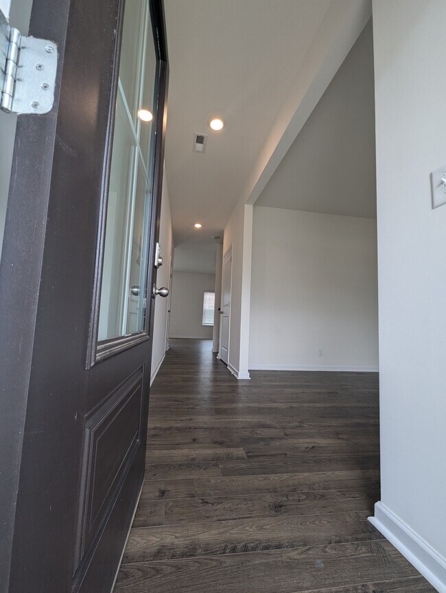 Foto del edificio - 2753 Red Barn Rd