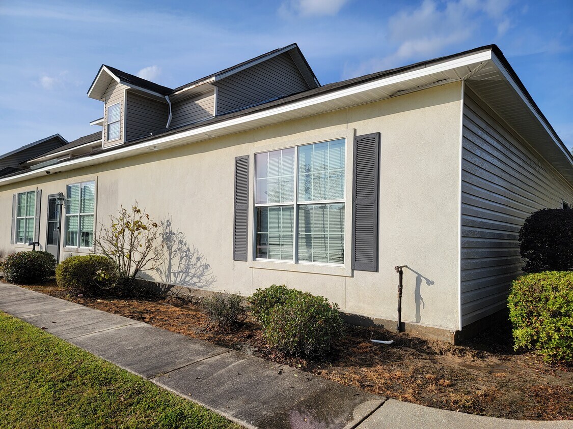 43250 Creek Cir Unit 106, Hammond, LA 70403 Condo for Rent in Hammond