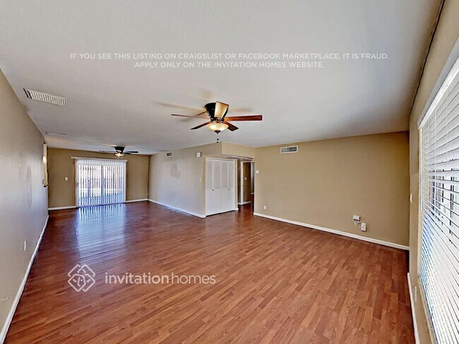 Foto del edificio - 2184 E Broadmor Dr