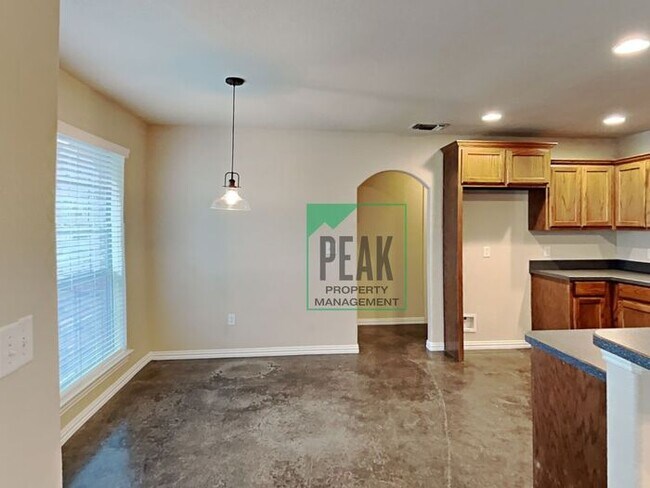Building Photo - Beautiful Home + Stress Free Utility Set Up!