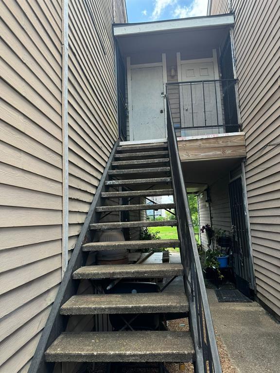 Building Photo - 8323 Wilcrest Dr